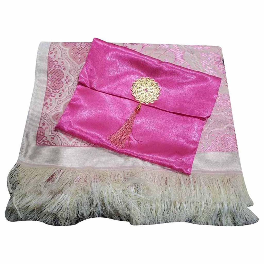 سجادة صلاة مع حقيبة وردي